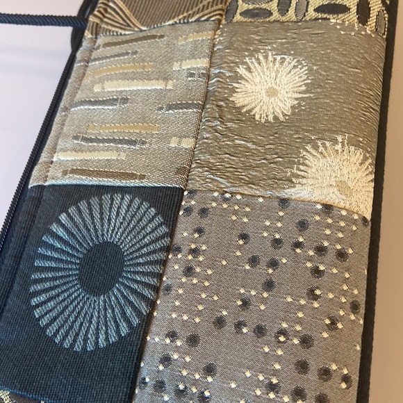 Lil Bee Handbag - Picture 5 of 5